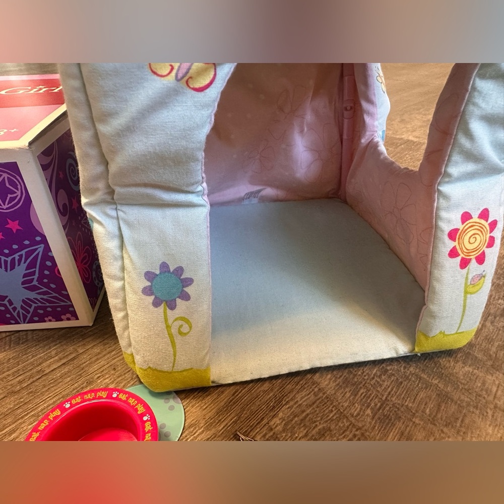 American Girl 2006 Retired Coconut’s Dog Bed III w/ Bowls, Leesh, Bone, Mat, Box - Picture 10 of 13